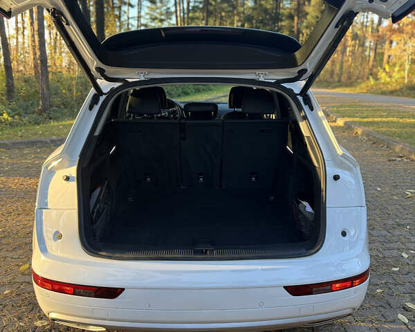 Білий Ауді Ку 5, об'ємом двигуна 1.98 л та пробігом 64 тис. км за 24600 $, фото 9 на Automoto.ua