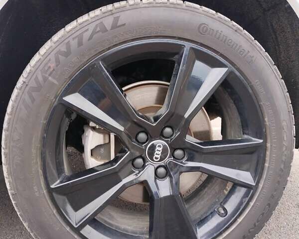 Белый Ауди Ку 5, объемом двигателя 2 л и пробегом 52 тыс. км за 30900 $, фото 17 на Automoto.ua