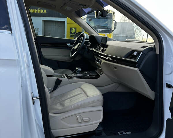 Белый Ауди Ку 5, объемом двигателя 1.98 л и пробегом 72 тыс. км за 26900 $, фото 35 на Automoto.ua