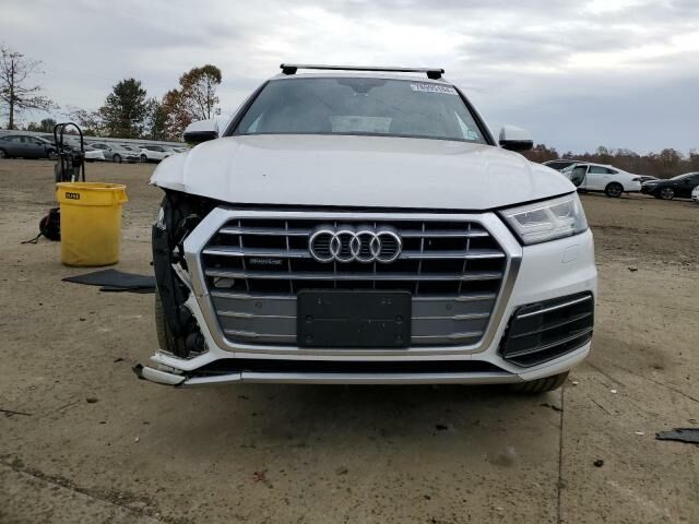 Белый Ауди Ку 5, объемом двигателя 2 л и пробегом 80 тыс. км за 21900 $, фото 1 на Automoto.ua