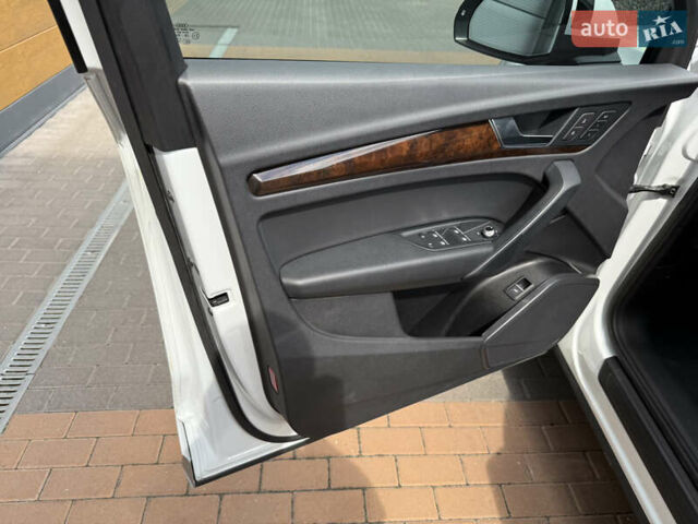 Белый Ауди Ку 5, объемом двигателя 2 л и пробегом 55 тыс. км за 26500 $, фото 34 на Automoto.ua