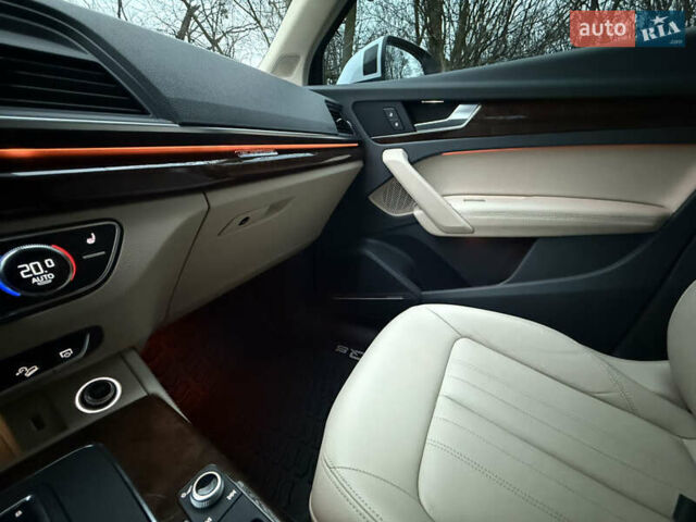 Білий Ауді Ку 5, об'ємом двигуна 2 л та пробігом 100 тис. км за 33900 $, фото 44 на Automoto.ua