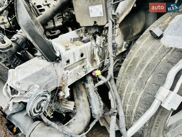 Білий Ауді Ку 5, об'ємом двигуна 2 л та пробігом 136 тис. км за 22500 $, фото 5 на Automoto.ua