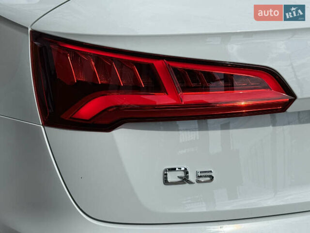 Белый Ауди Ку 5, объемом двигателя 2 л и пробегом 55 тыс. км за 26500 $, фото 29 на Automoto.ua