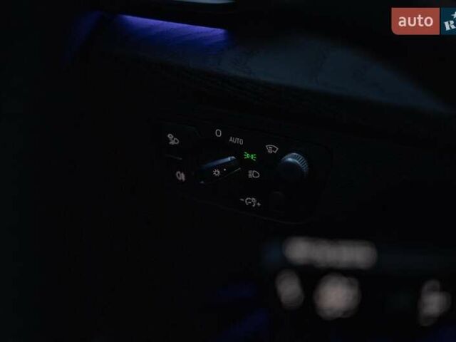 Білий Ауді Ку 5, об'ємом двигуна 1.98 л та пробігом 62 тис. км за 43600 $, фото 27 на Automoto.ua