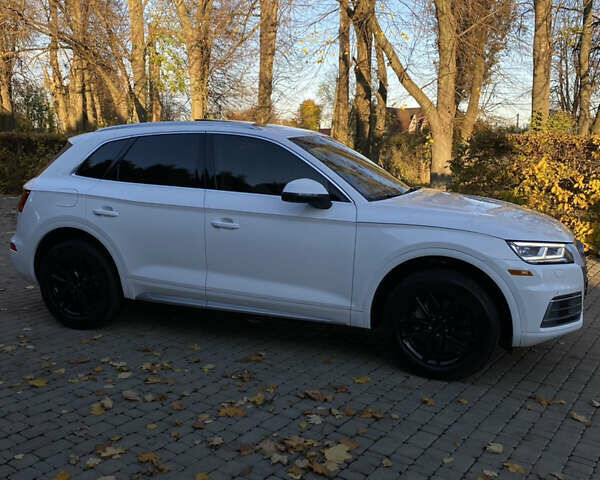 Ауди Ку 5 2020 в Василькове на Automoto.ua Белый Ауди Ку 5, объемом двигателя 1.98 л и пробегом 70 тыс. км за 27400 $, фото 1 на Automoto.ua