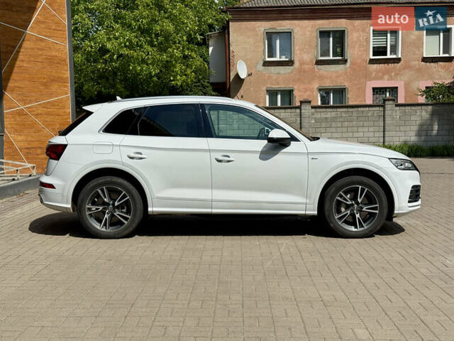 Белый Ауди Ку 5, объемом двигателя 2 л и пробегом 56 тыс. км за 31900 $, фото 9 на Automoto.ua