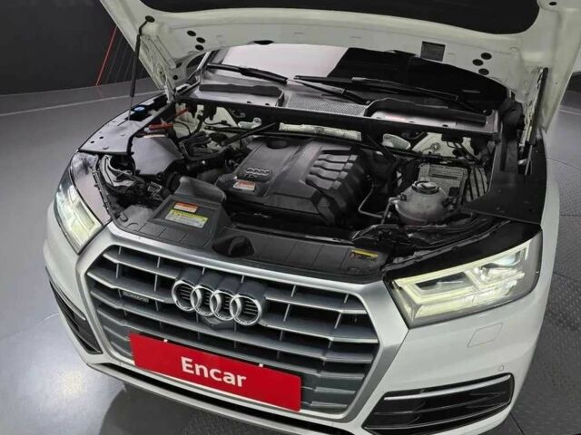 Белый Ауди Ку 5, объемом двигателя 2 л и пробегом 104 тыс. км за 19000 $, фото 4 на Automoto.ua