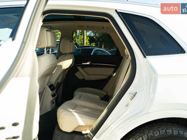 Білий Ауді Ку 5, об'ємом двигуна 1.98 л та пробігом 99 тис. км за 34500 $, фото 44 на Automoto.ua