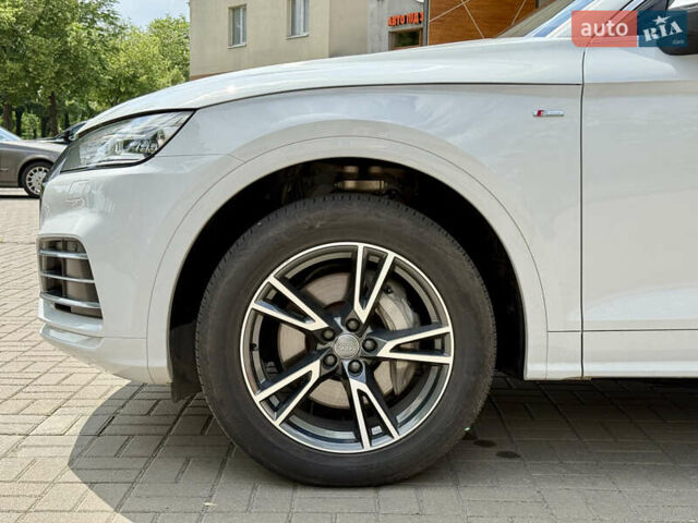 Белый Ауди Ку 5, объемом двигателя 2 л и пробегом 56 тыс. км за 34500 $, фото 20 на Automoto.ua