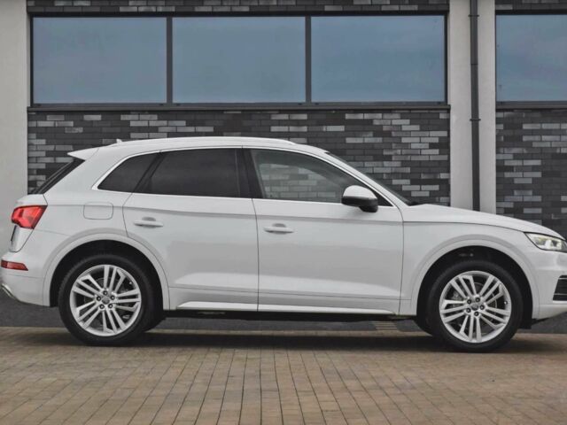 Білий Ауді Ку 5, об'ємом двигуна 2 л та пробігом 114 тис. км за 13500 $, фото 6 на Automoto.ua