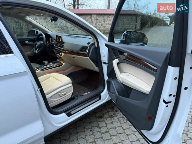 Білий Ауді Ку 5, об'ємом двигуна 2 л та пробігом 100 тис. км за 33900 $, фото 53 на Automoto.ua