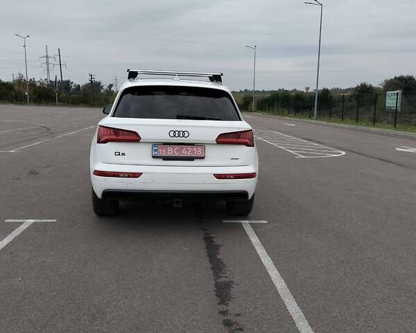 Белый Ауди Ку 5, объемом двигателя 2 л и пробегом 52 тыс. км за 30900 $, фото 10 на Automoto.ua