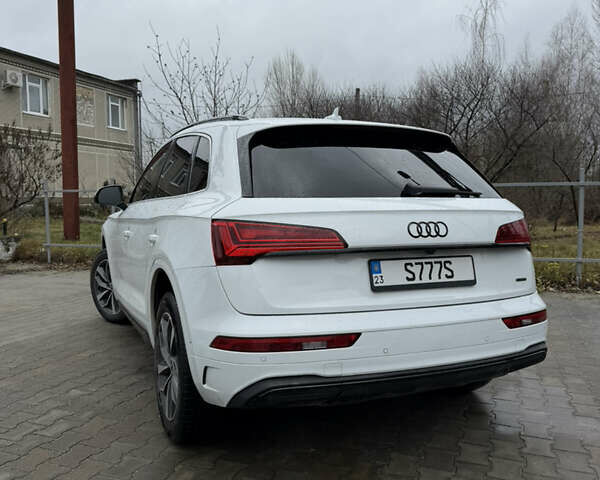 Белый Ауди Ку 5, объемом двигателя 1.98 л и пробегом 101 тыс. км за 36800 $, фото 3 на Automoto.ua