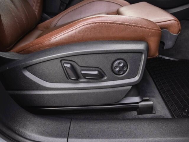Білий Ауді Ку 5, об'ємом двигуна 2 л та пробігом 114 тис. км за 13500 $, фото 22 на Automoto.ua