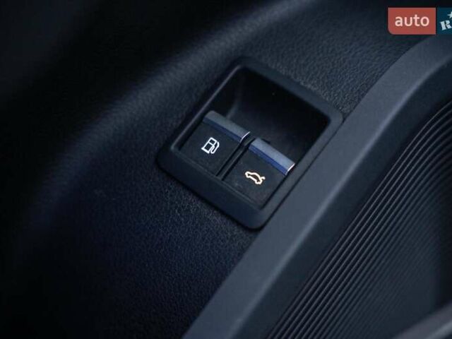 Білий Ауді Ку 5, об'ємом двигуна 1.98 л та пробігом 62 тис. км за 43600 $, фото 26 на Automoto.ua