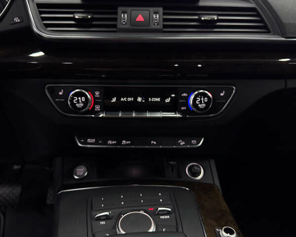 Білий Ауді Ку 5, об'ємом двигуна 1.98 л та пробігом 180 тис. км за 24399 $, фото 33 на Automoto.ua