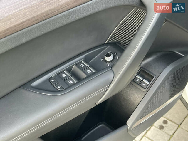 Белый Ауди Ку 5, объемом двигателя 2 л и пробегом 56 тыс. км за 38400 $, фото 13 на Automoto.ua