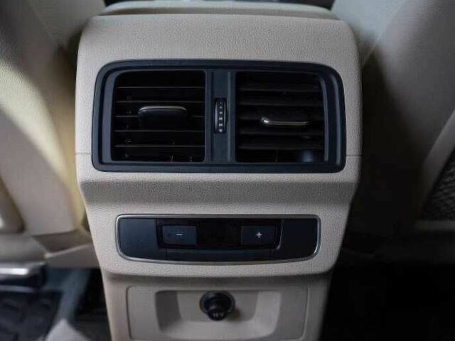 Белый Ауди Ку 5, объемом двигателя 2 л и пробегом 40 тыс. км за 15000 $, фото 7 на Automoto.ua