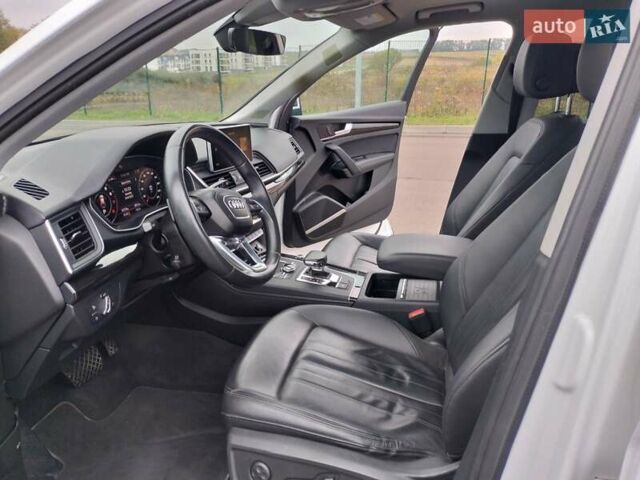 Белый Ауди Ку 5, объемом двигателя 2 л и пробегом 52 тыс. км за 30900 $, фото 23 на Automoto.ua