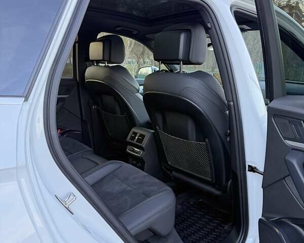 Белый Ауди Ку 5, объемом двигателя 1.98 л и пробегом 106 тыс. км за 49000 $, фото 31 на Automoto.ua