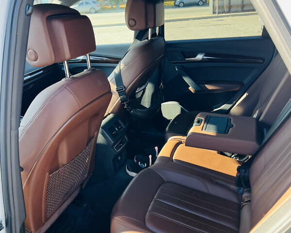 Білий Ауді Ку 5, об'ємом двигуна 1.98 л та пробігом 76 тис. км за 29000 $, фото 12 на Automoto.ua