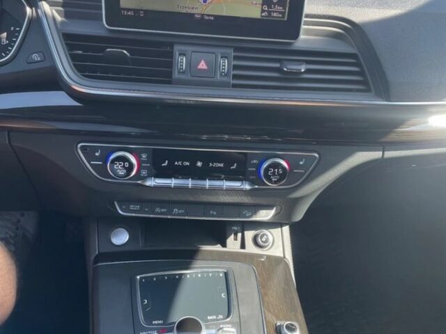 Белый Ауди Ку 5, объемом двигателя 2 л и пробегом 111 тыс. км за 16400 $, фото 11 на Automoto.ua