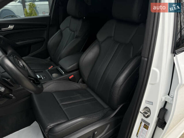 Белый Ауди Ку 5, объемом двигателя 1.98 л и пробегом 65 тыс. км за 40999 $, фото 25 на Automoto.ua