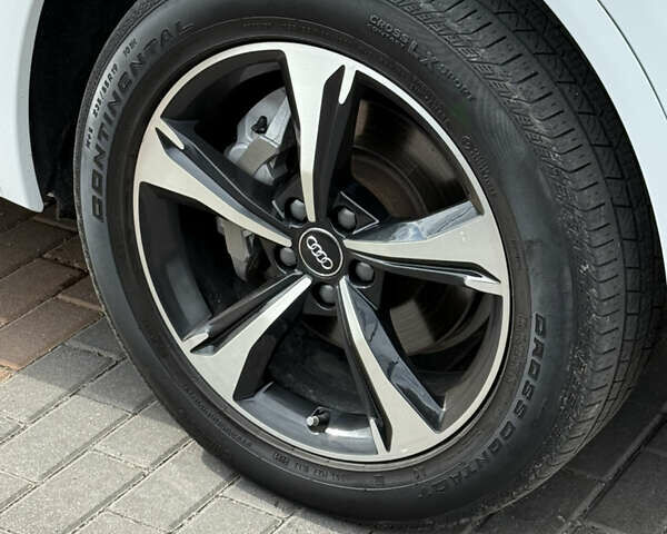 Белый Ауди Ку 5, объемом двигателя 2 л и пробегом 55 тыс. км за 26500 $, фото 60 на Automoto.ua