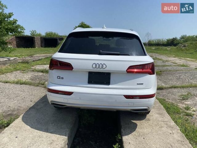 Білий Ауді Ку 5, об'ємом двигуна 2 л та пробігом 182 тис. км за 18200 $, фото 6 на Automoto.ua