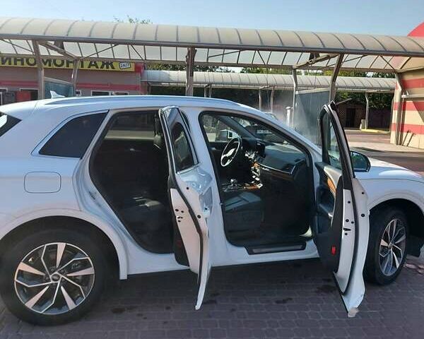 Белый Ауди Ку 5, объемом двигателя 1.98 л и пробегом 66 тыс. км за 34700 $, фото 5 на Automoto.ua