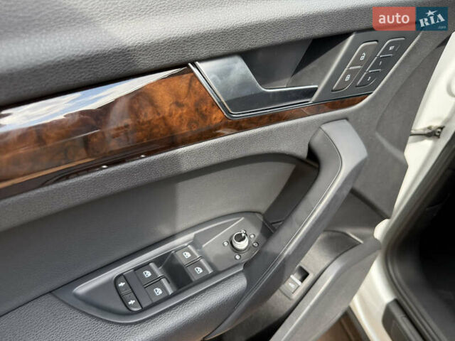 Белый Ауди Ку 5, объемом двигателя 2 л и пробегом 55 тыс. км за 26500 $, фото 32 на Automoto.ua