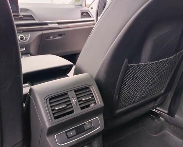 Белый Ауди Ку 5, объемом двигателя 2 л и пробегом 52 тыс. км за 30900 $, фото 28 на Automoto.ua