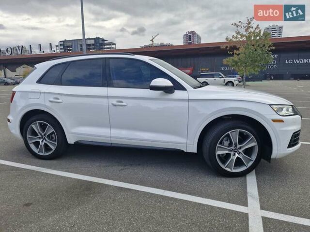 Белый Ауди Ку 5, объемом двигателя 1.98 л и пробегом 128 тыс. км за 31400 $, фото 3 на Automoto.ua