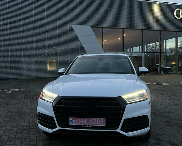 Білий Ауді Ку 5, об'ємом двигуна 2 л та пробігом 119 тис. км за 25700 $, фото 9 на Automoto.ua