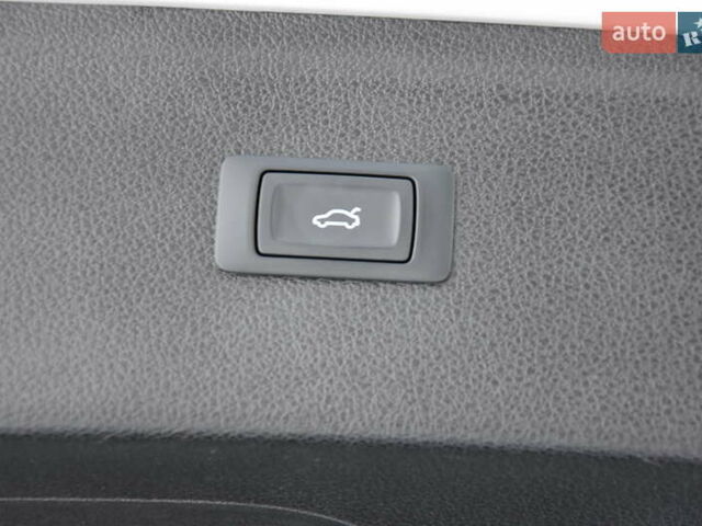 Белый Ауди Ку 5, объемом двигателя 1.97 л и пробегом 130 тыс. км за 45950 $, фото 121 на Automoto.ua