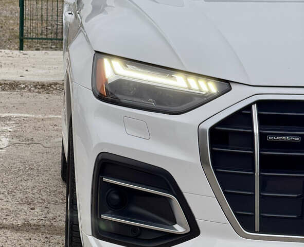 Ауди Ку 5 2021 в Киеве на Automoto.ua Белый Ауди Ку 5, объемом двигателя 2 л и пробегом 44 тыс. км за 41999 $, фото 91 на Automoto.ua