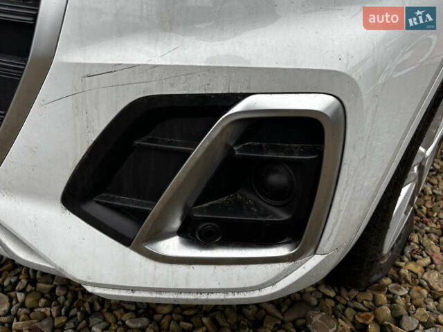Белый Ауди Ку 5, объемом двигателя 1.98 л и пробегом 122 тыс. км за 27000 $, фото 9 на Automoto.ua