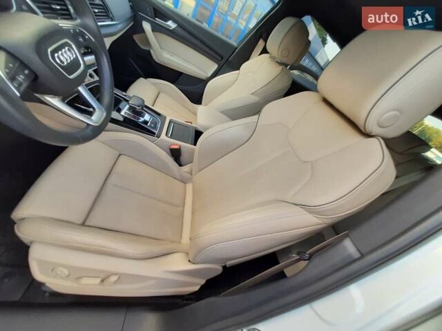 Белый Ауди Ку 5, объемом двигателя 1.98 л и пробегом 85 тыс. км за 44000 $, фото 18 на Automoto.ua