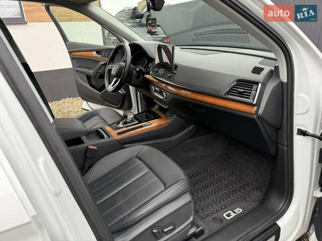 Белый Ауди Ку 5, объемом двигателя 1.98 л и пробегом 59 тыс. км за 33900 $, фото 65 на Automoto.ua