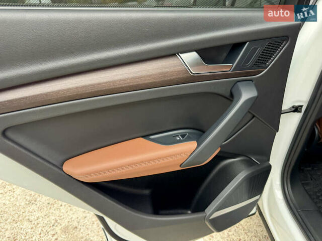 Белый Ауди Ку 5, объемом двигателя 2 л и пробегом 44 тыс. км за 41900 $, фото 23 на Automoto.ua