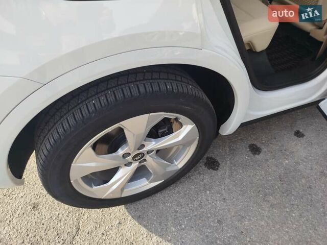 Білий Ауді Ку 5, об'ємом двигуна 1.98 л та пробігом 71 тис. км за 42700 $, фото 25 на Automoto.ua