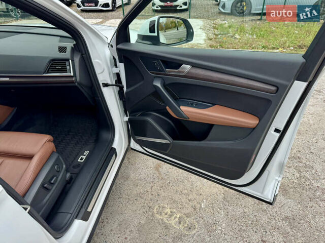 Ауди Ку 5 2021 в Киеве на Automoto.ua Белый Ауди Ку 5, объемом двигателя 2 л и пробегом 44 тыс. км за 41999 $, фото 38 на Automoto.ua