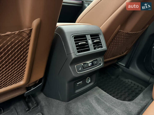 Белый Ауди Ку 5, объемом двигателя 2 л и пробегом 44 тыс. км за 41900 $, фото 29 на Automoto.ua