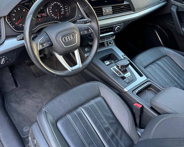 Белый Ауди Ку 5, объемом двигателя 1.98 л и пробегом 215 тыс. км за 26700 $, фото 5 на Automoto.ua