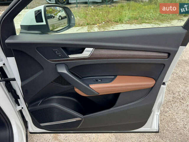 Белый Ауди Ку 5, объемом двигателя 2 л и пробегом 44 тыс. км за 41900 $, фото 39 на Automoto.ua