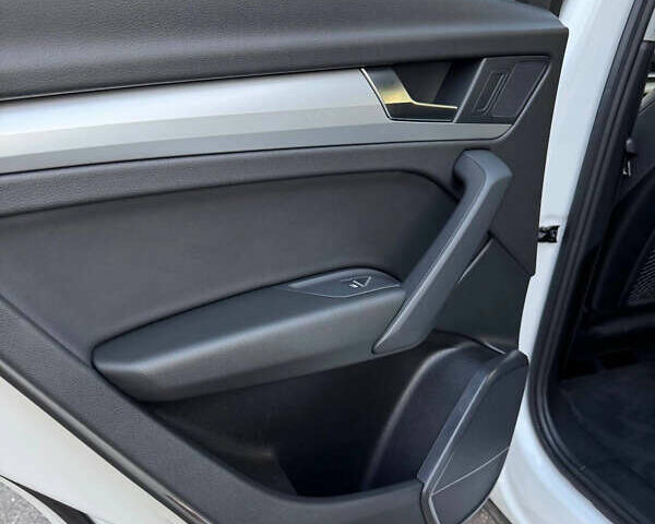 Белый Ауди Ку 5, объемом двигателя 1.98 л и пробегом 215 тыс. км за 26700 $, фото 15 на Automoto.ua