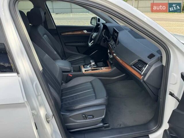 Белый Ауди Ку 5, объемом двигателя 1.98 л и пробегом 123 тыс. км за 29999 $, фото 18 на Automoto.ua