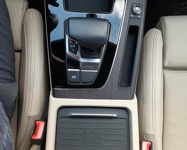 Белый Ауди Ку 5, объемом двигателя 1.98 л и пробегом 85 тыс. км за 44000 $, фото 17 на Automoto.ua