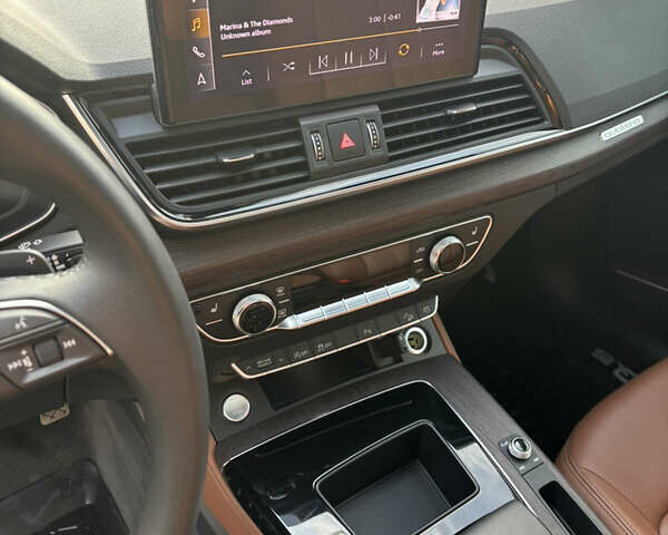 Белый Ауди Ку 5, объемом двигателя 2 л и пробегом 62 тыс. км за 30990 $, фото 41 на Automoto.ua